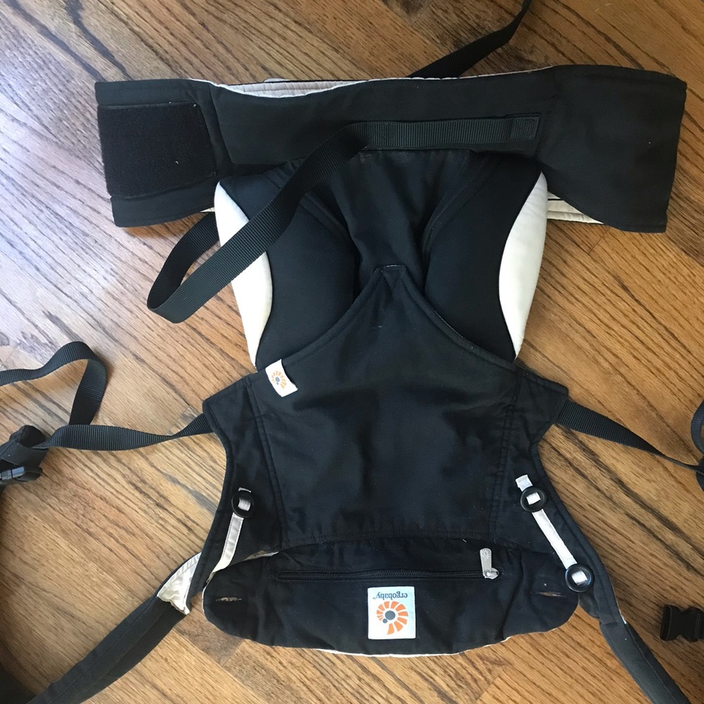 Ergo Baby 360 with infant insert
